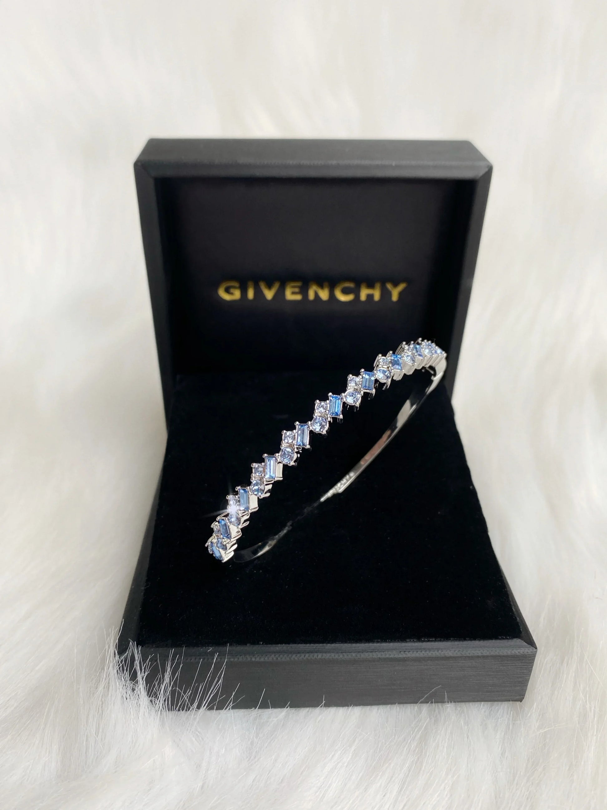 GIVENCHY Elegance Diamond Bracelet™