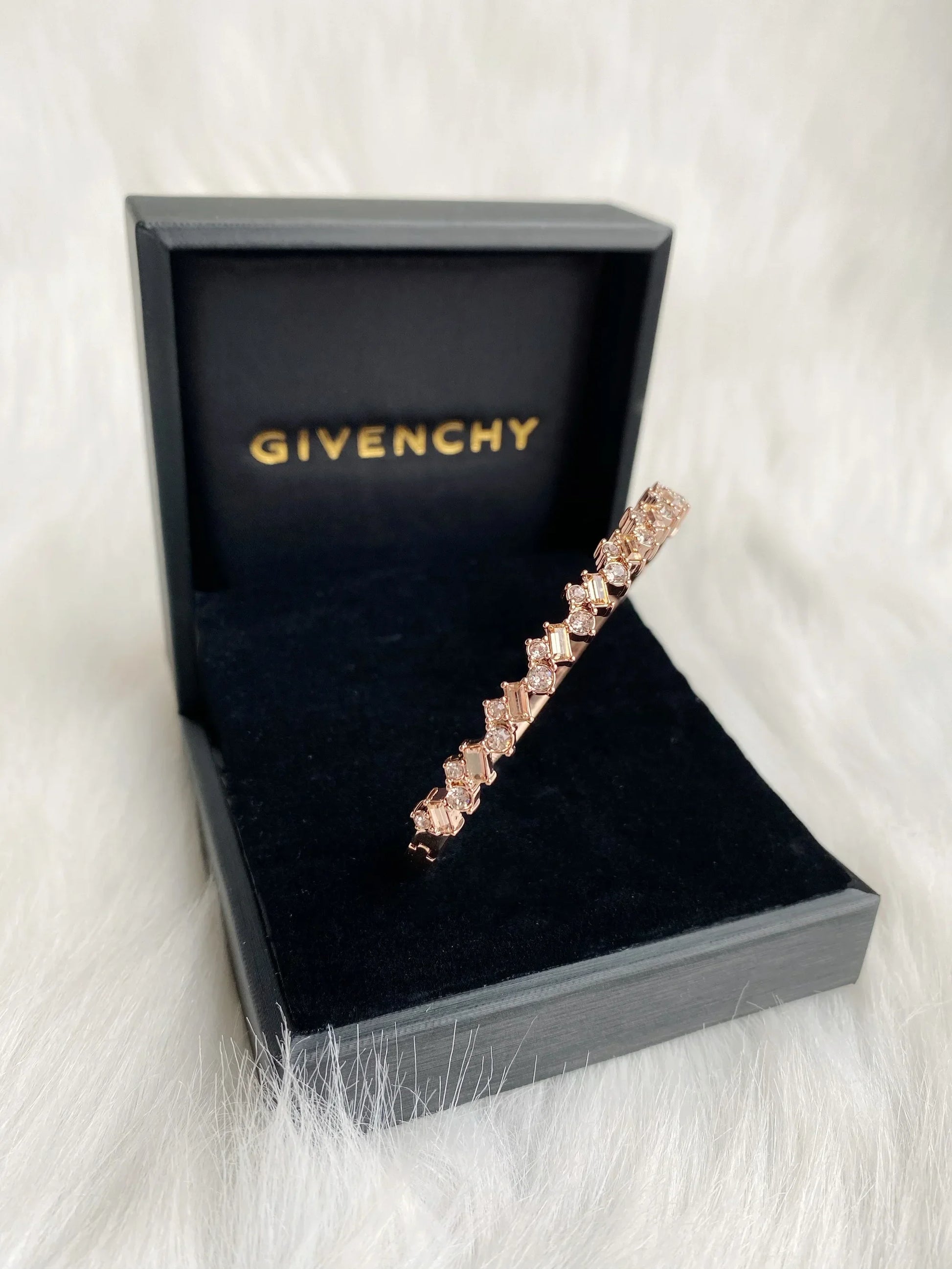 GIVENCHY Elegance Diamond Bracelet™