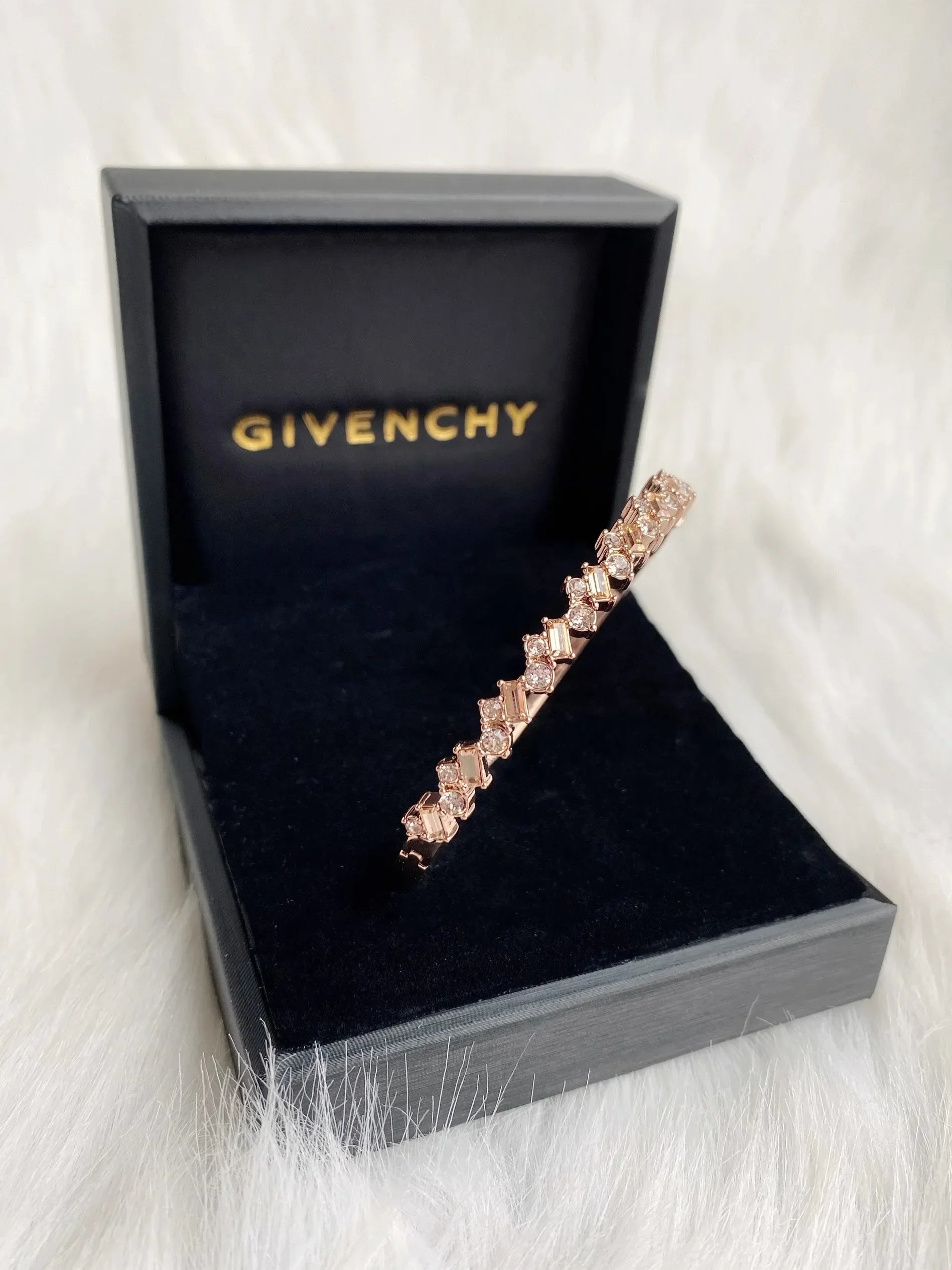 GIVENCHY Elegance Diamond Bracelet™